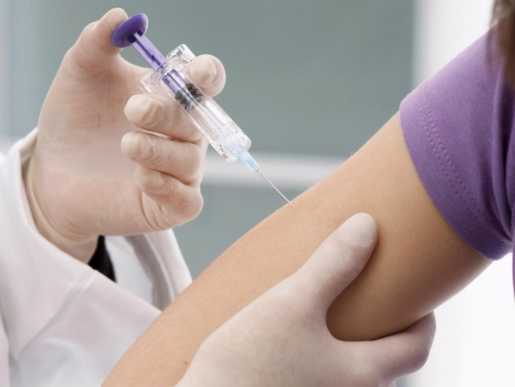 新冠疫苗只能保护六个月，以后还要打加强针？